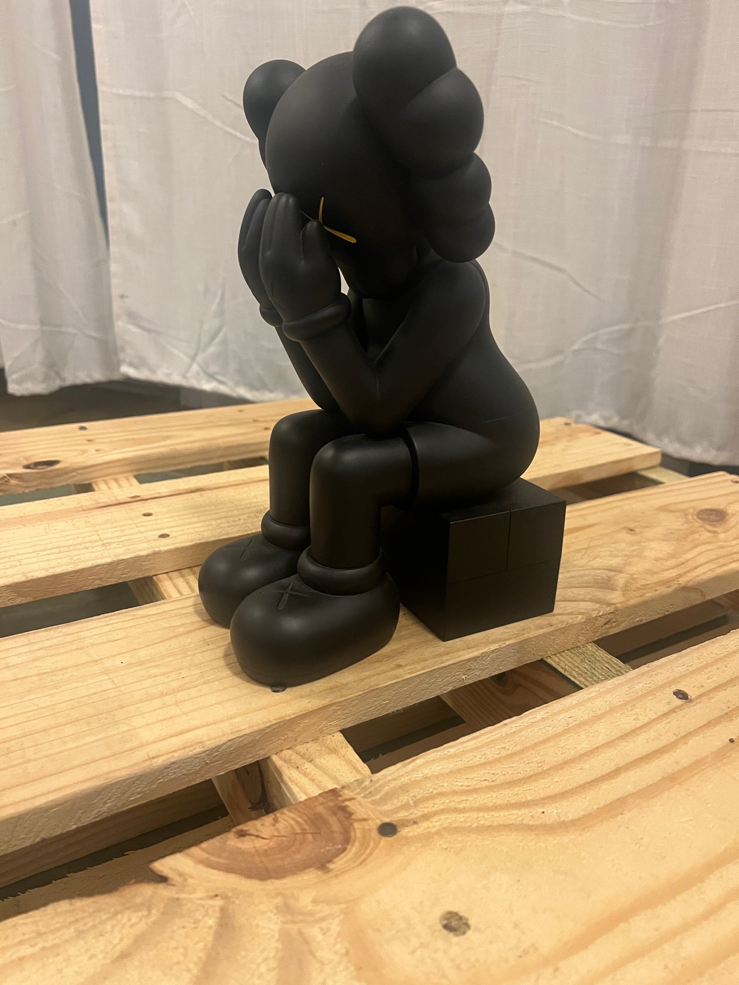 KAWS. Passing Through. 2013.